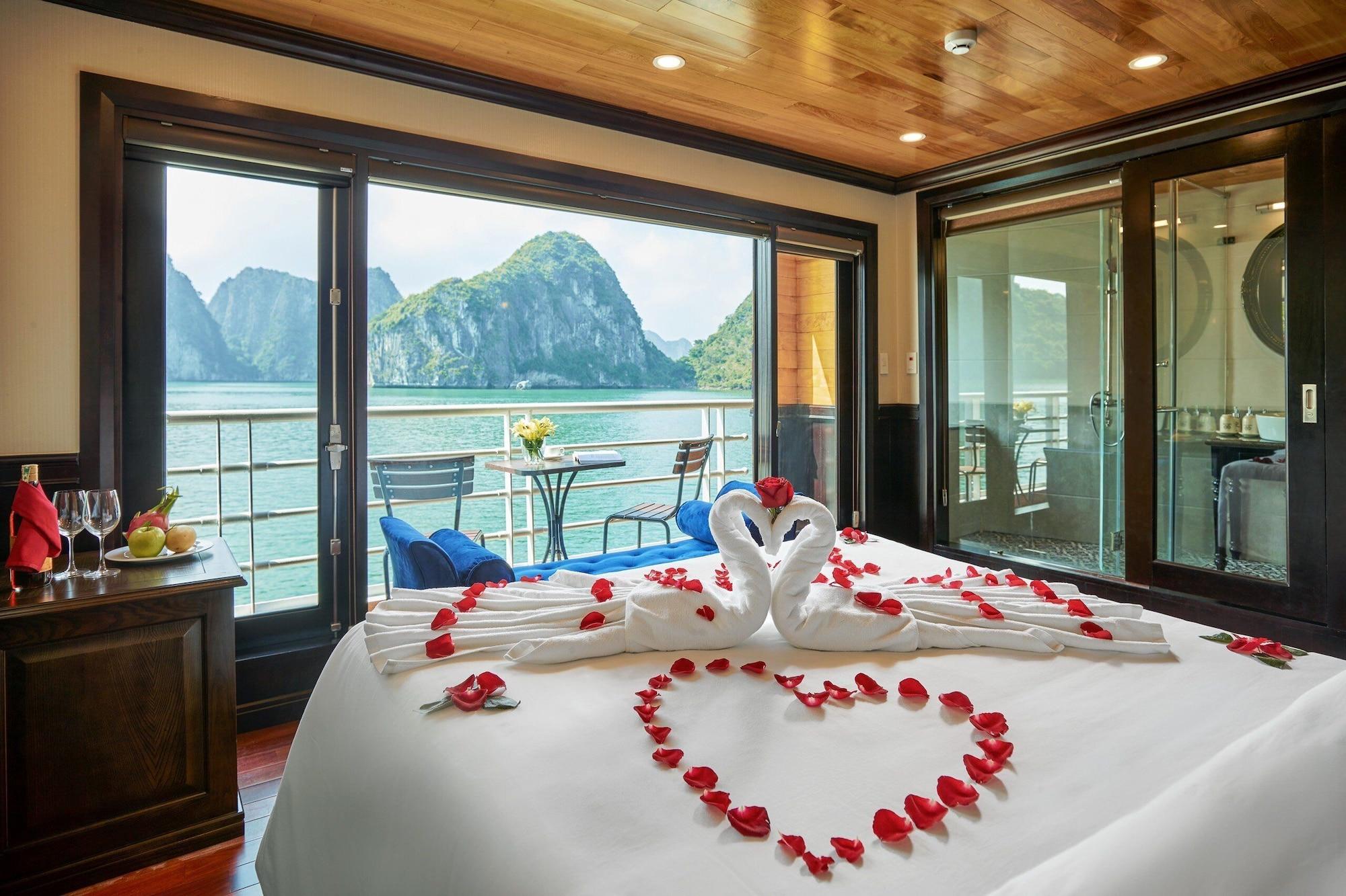 Legacy Cruise Hotel Ha Long Exterior photo