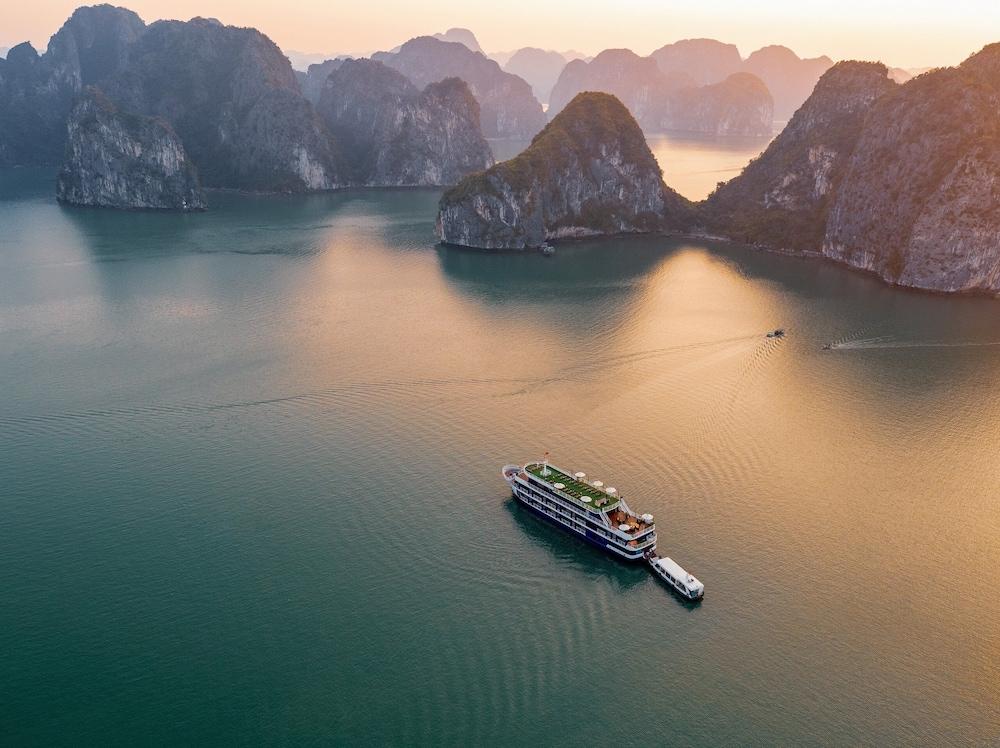 Legacy Cruise Hotel Ha Long Exterior photo